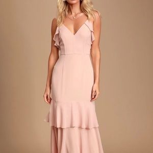 New With Tags! Lulus blush tier maxi dress